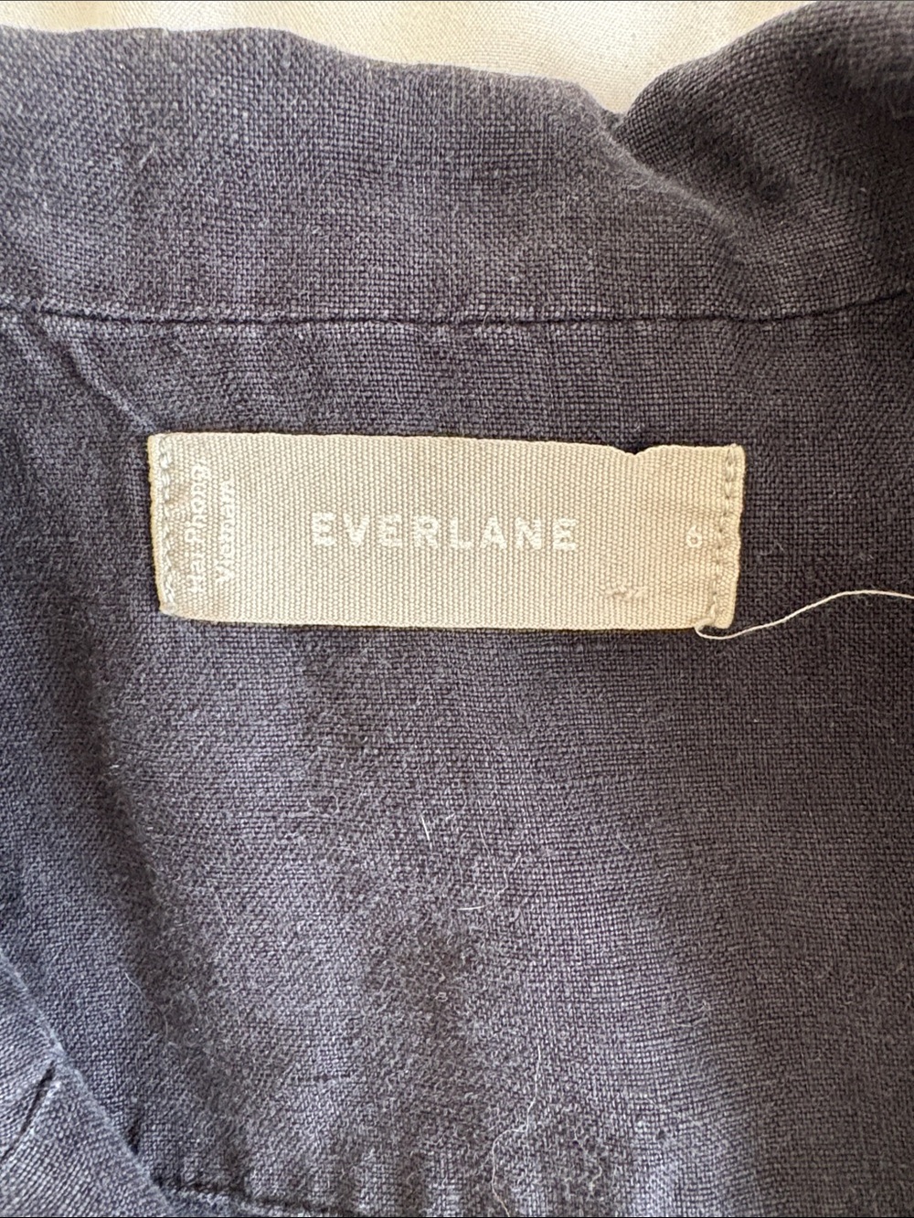 Everlane Short-Sleeve Linen Button-Front Jacket — Charcoal Gray - Picture 2 of 2